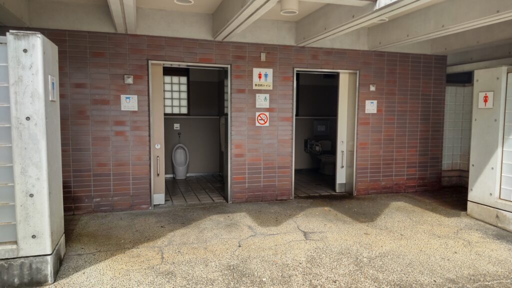 港の見える丘公園トイレ多目的個室